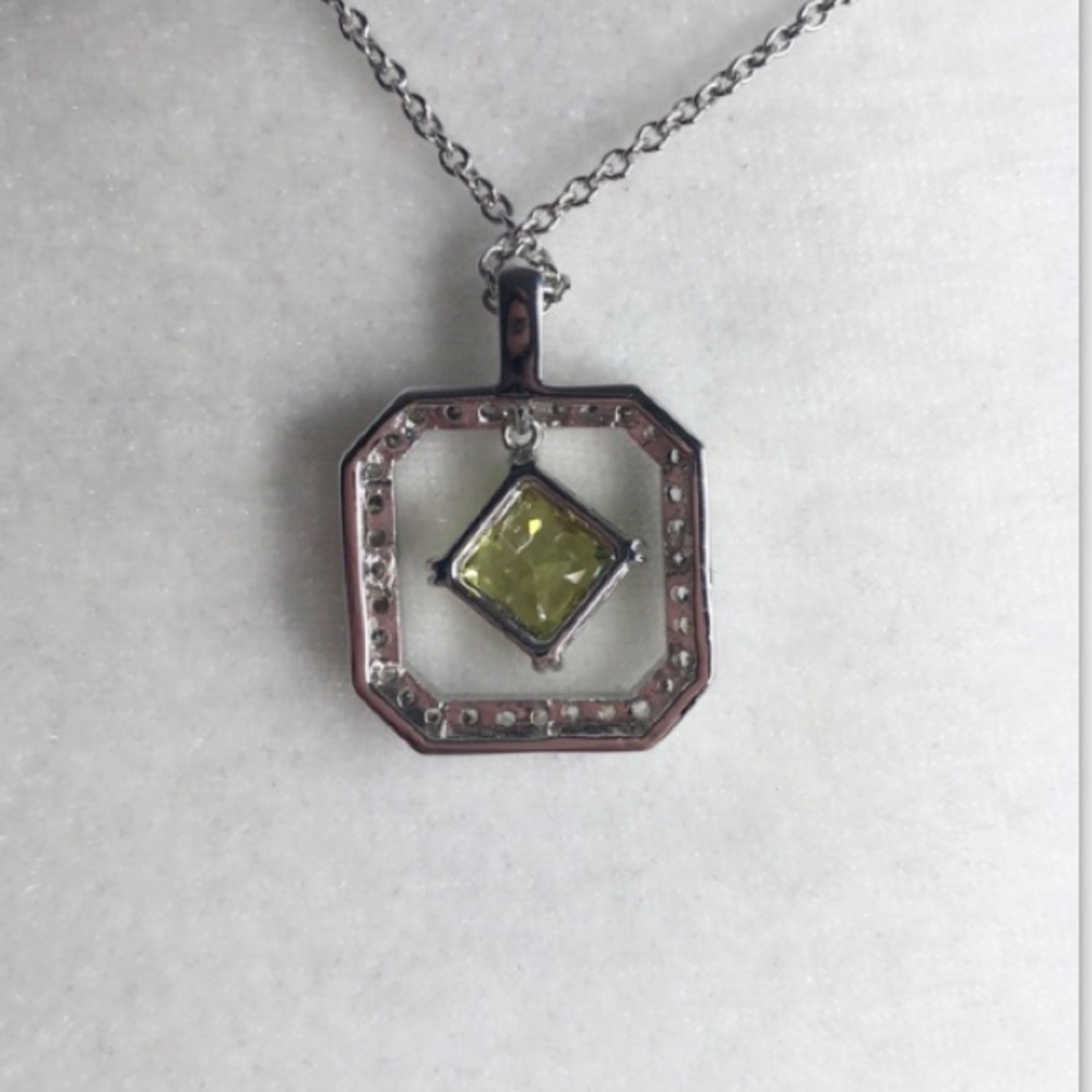 Silver and green gemstone necklace - Picture 4 of 4